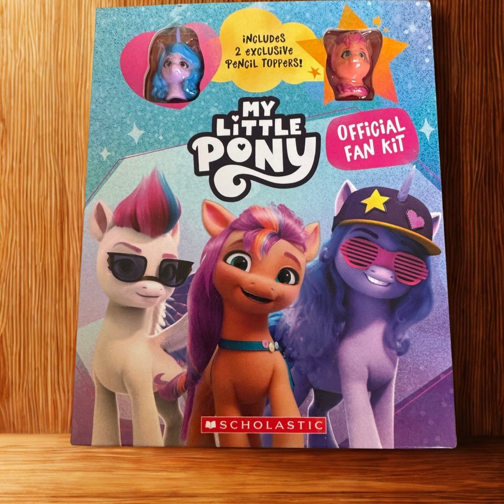 Scholastic My Little Pony Fan Kit - Purple Pink Blue Orange
